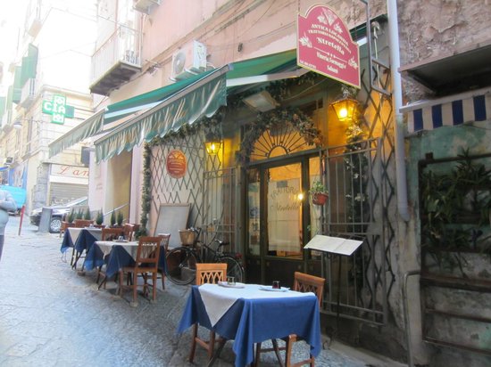 ntrenella_tavoli_esterno_prenotazioni